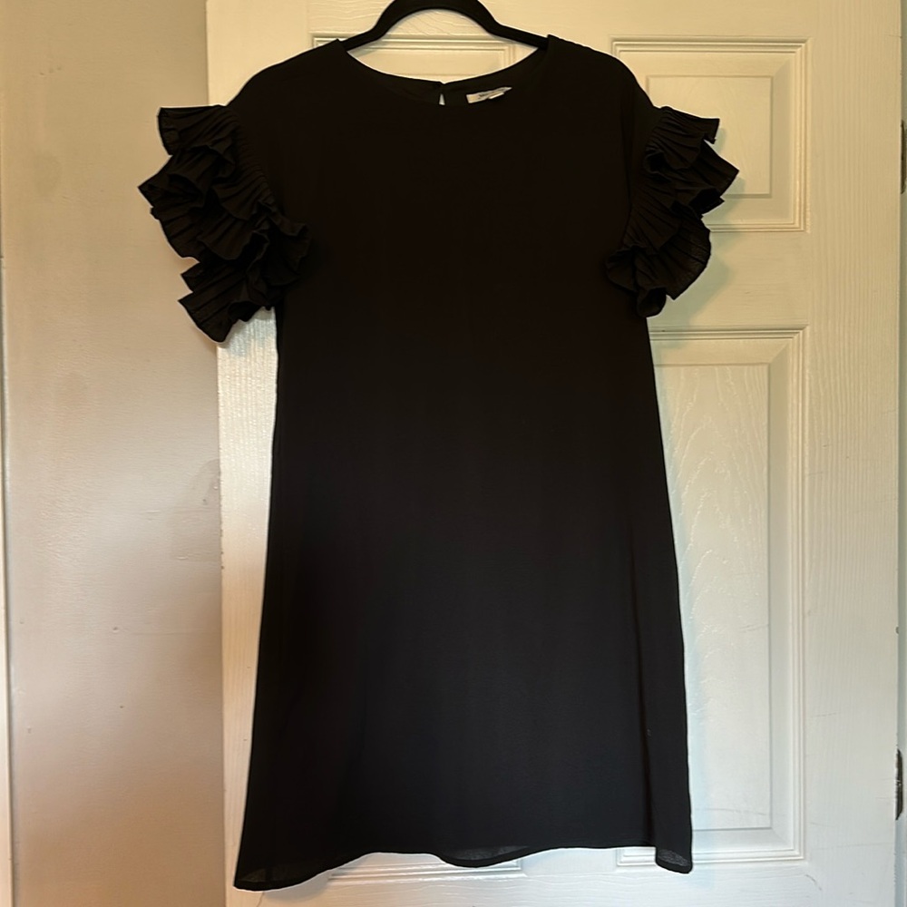 Cute black dress